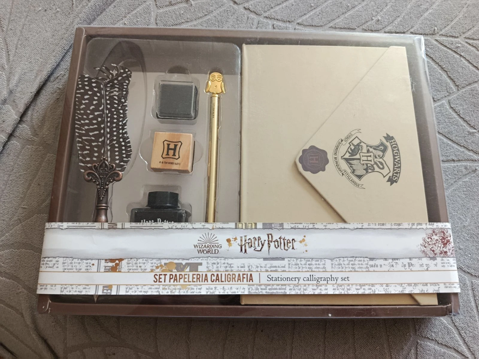 A saisir, magnifique set de calligraphie " harry potter " ( bien lire ) 